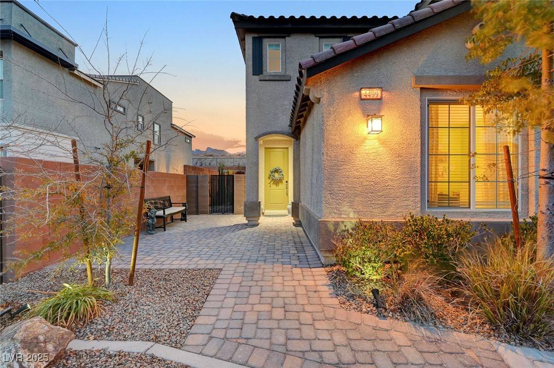 Las Vegas, NV 89129,4499 Amazing View ST