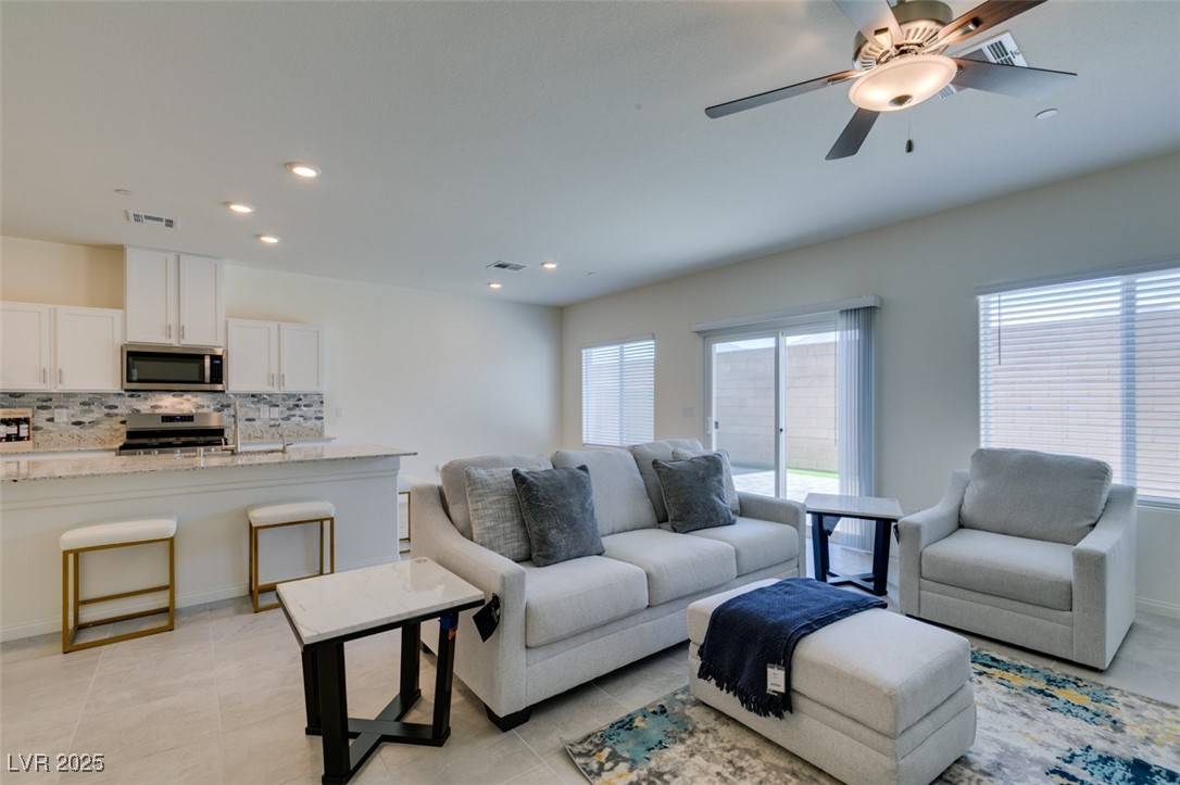 Las Vegas, NV 89166,7107 Alabaster Peak ST