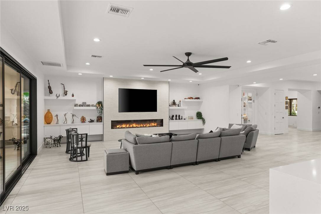 Las Vegas, NV 89144,632 Canyon Greens DR