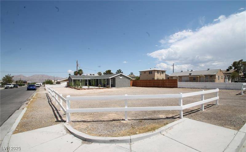 Las Vegas, NV 89101,640 N 9th ST
