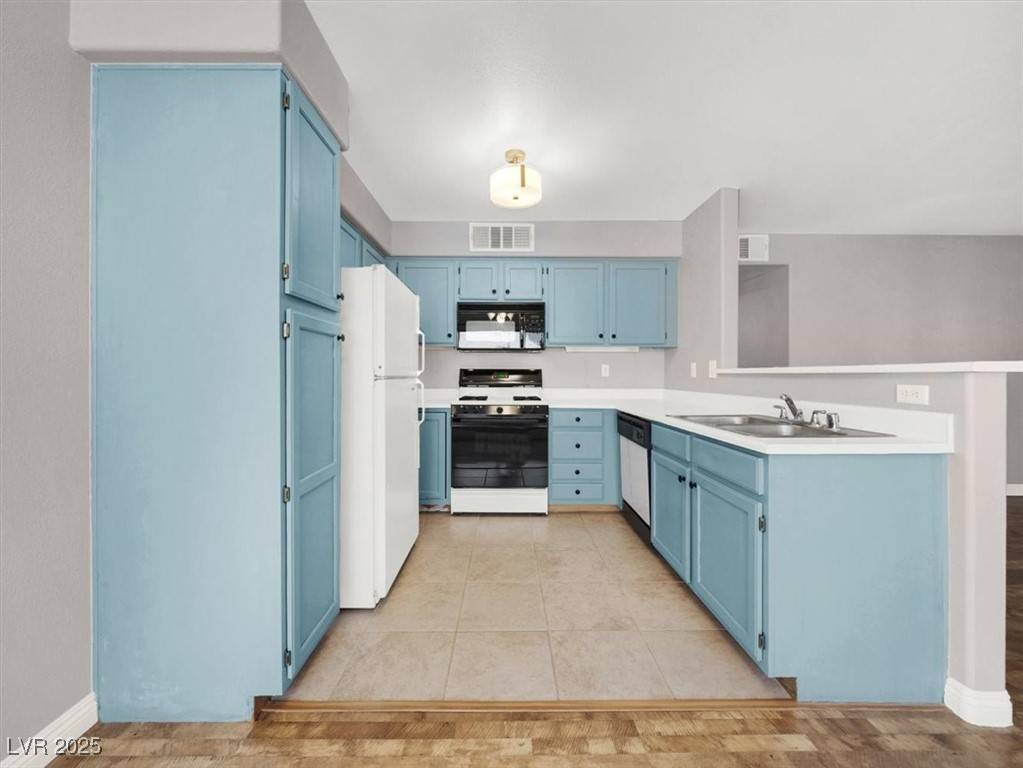 Las Vegas, NV 89120,3425 E Russell RD #114