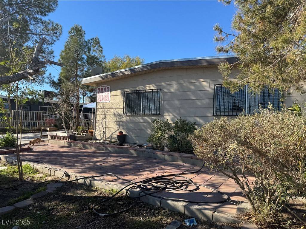North Las Vegas, NV 89030,2043 Donna ST