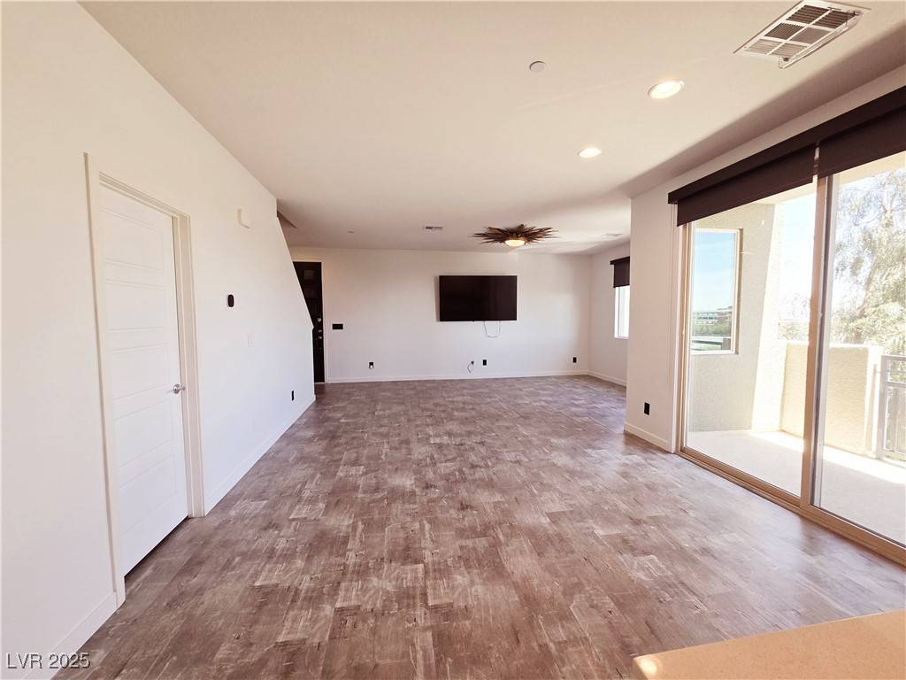 Las Vegas, NV 89135,11231 Hidden Peak AVE #210