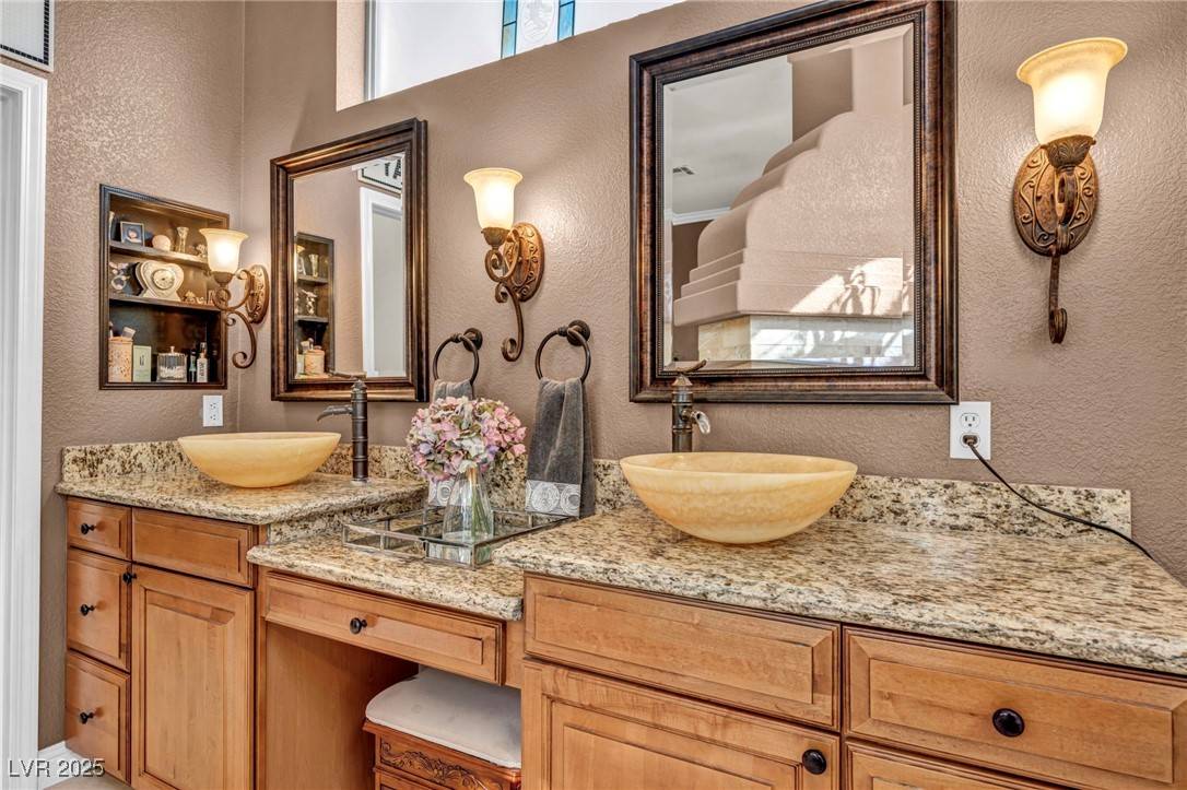 Henderson, NV 89074,2107 Eaglepath CIR