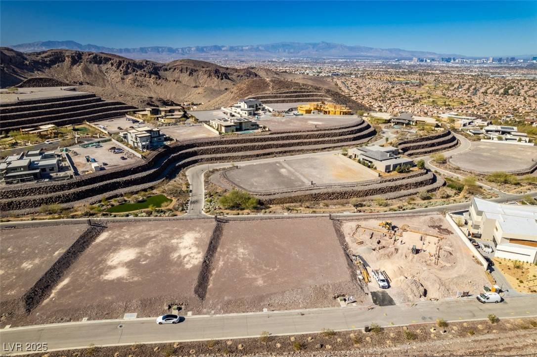 Henderson, NV 89012,27 Boulderback DR