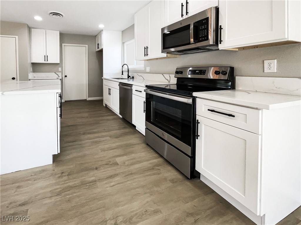 Las Vegas, NV 89107,6421 Dinning AVE