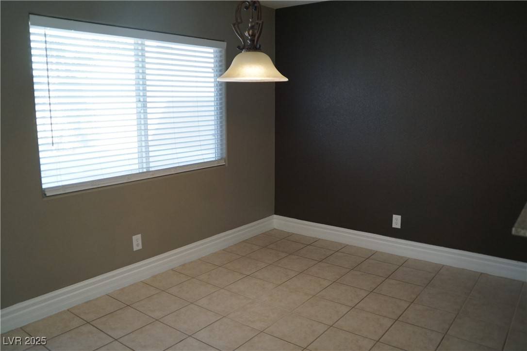 Las Vegas, NV 89148,323 Dog Leg DR
