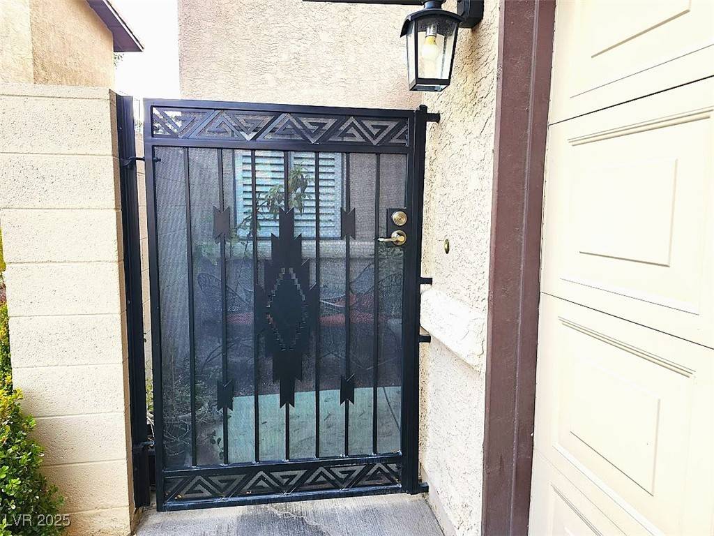 Las Vegas, NV 89103,3999 Delos DR