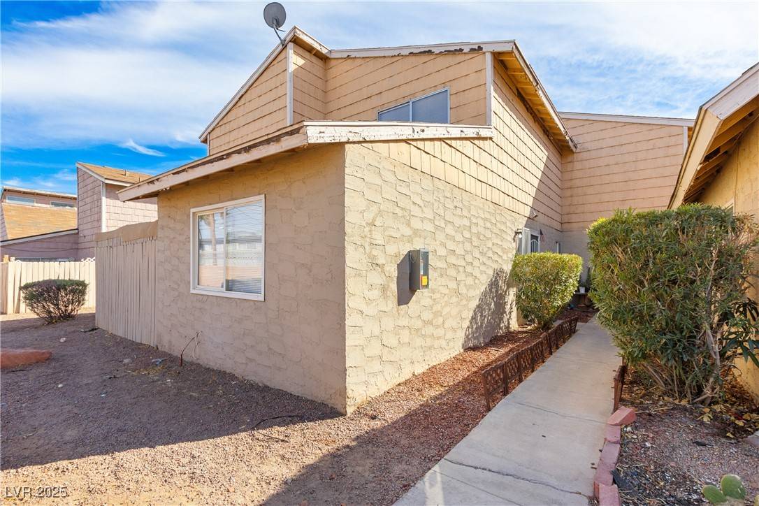 Las Vegas, NV 89119,5108 Greene LN #D