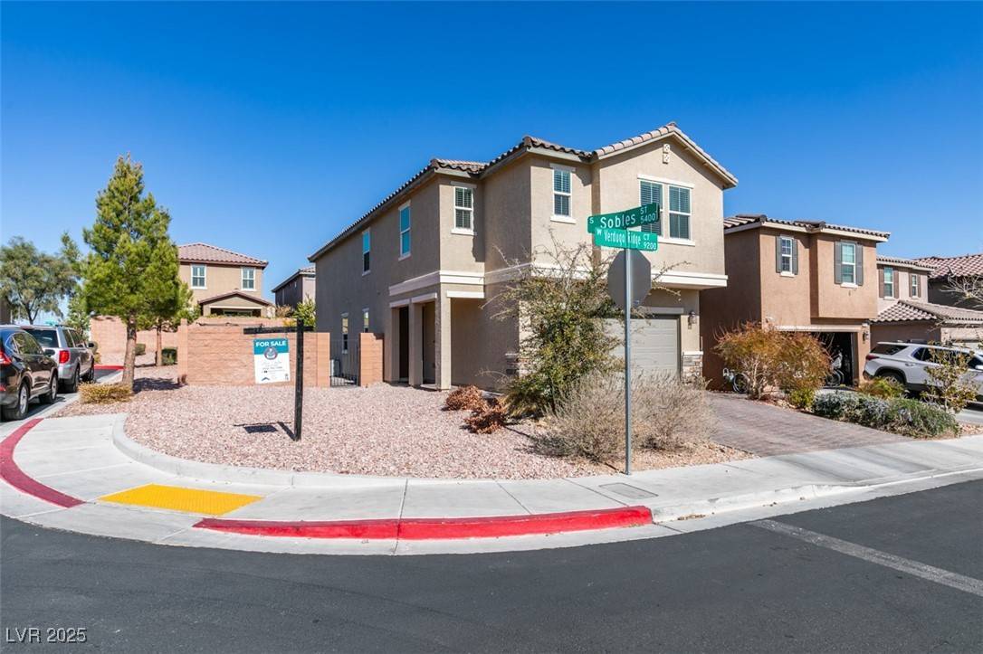 Las Vegas, NV 89148,9216 Verdugo Ridge CT