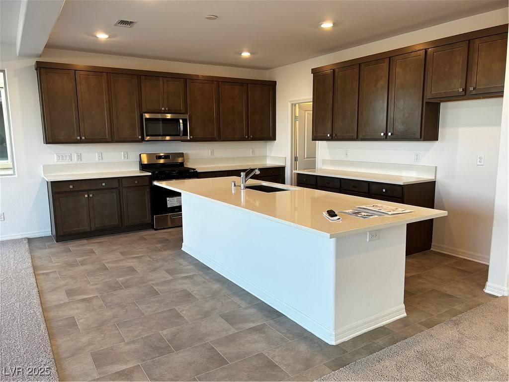 Las Vegas, NV 89113,8020 Texas Hills ST