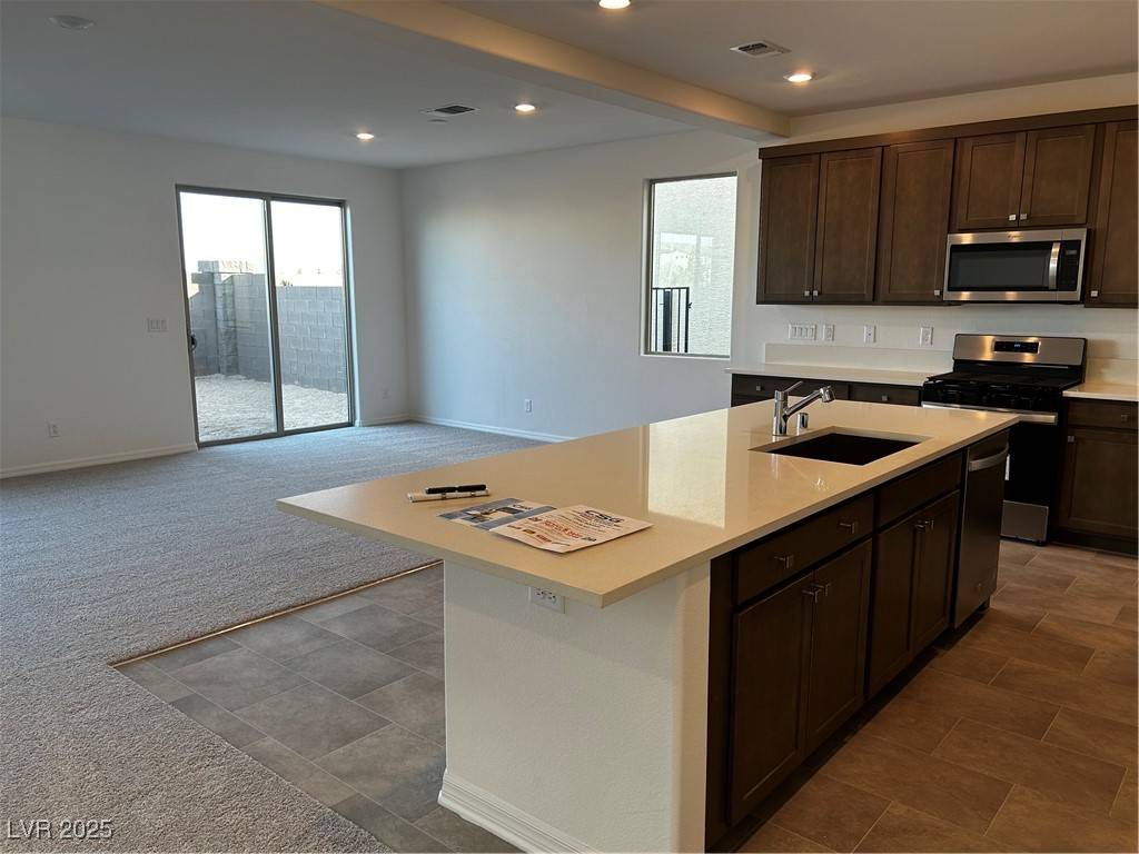 Las Vegas, NV 89113,8020 Texas Hills ST