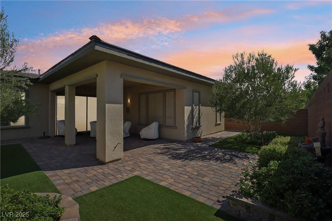 Las Vegas, NV 89148,10057 Regency Canyon WAY