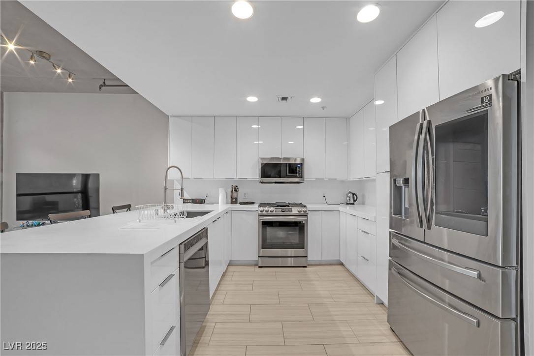 Las Vegas, NV 89101,353 E Bonneville AVE #752