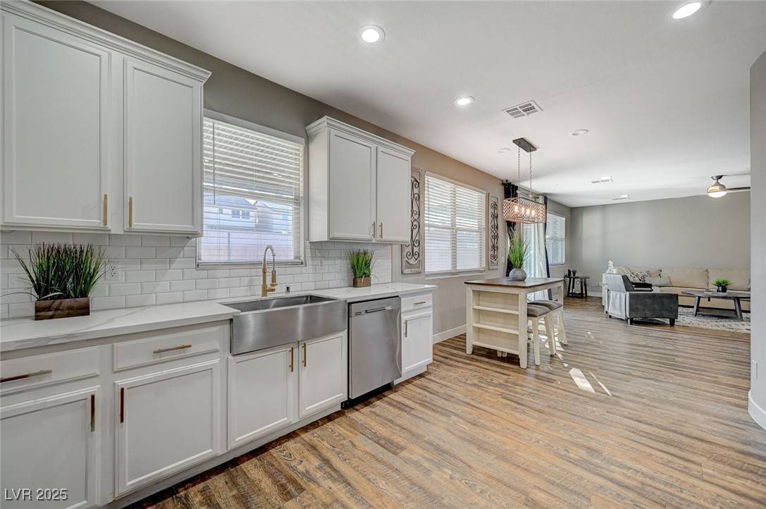 Las Vegas, NV 89148,9601 Rolling Thunder AVE