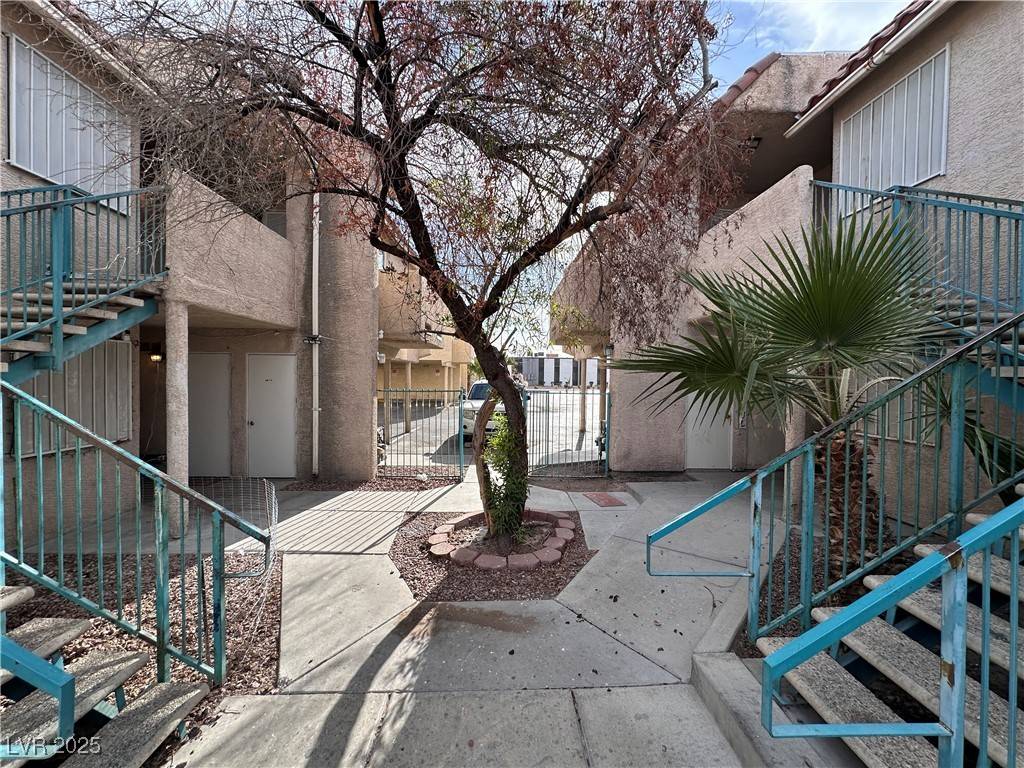 North Las Vegas, NV 89030,2101 Sun AVE
