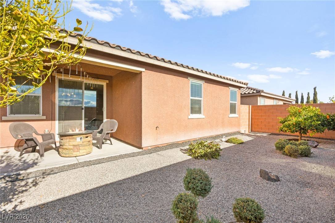 North Las Vegas, NV 89031,6213 Silver Bank St