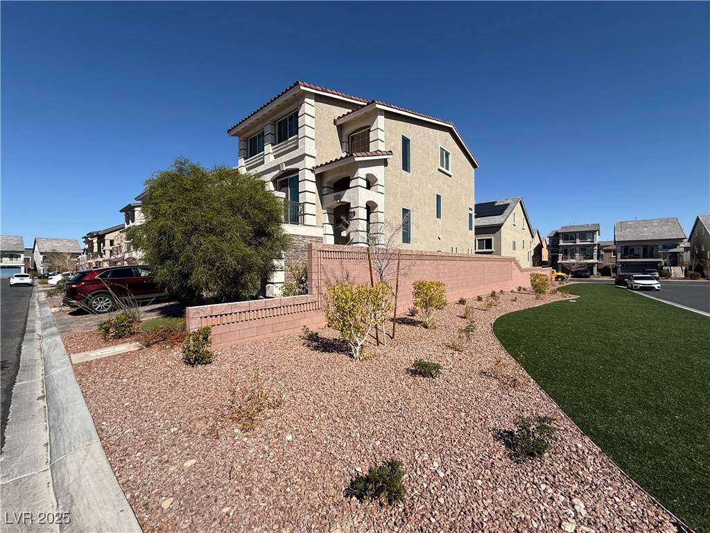 Las Vegas, NV 89118,7068 Parrot Bay WAY