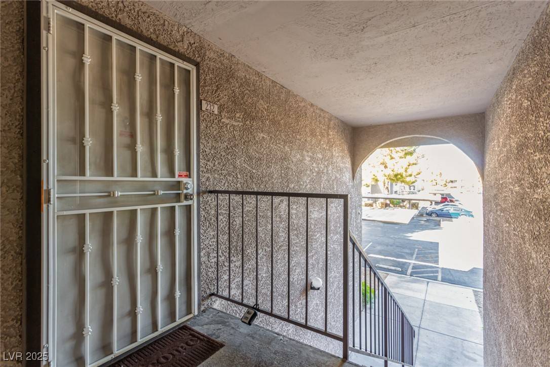 Las Vegas, NV 89117,2606 S Durango DR #232