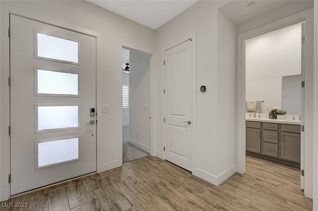 Henderson, NV 89011,829 Stepney PL