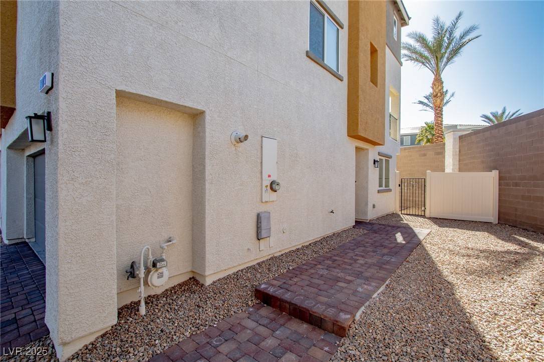 Las Vegas, NV 89129,10079 Dazzling Sunrays AVE