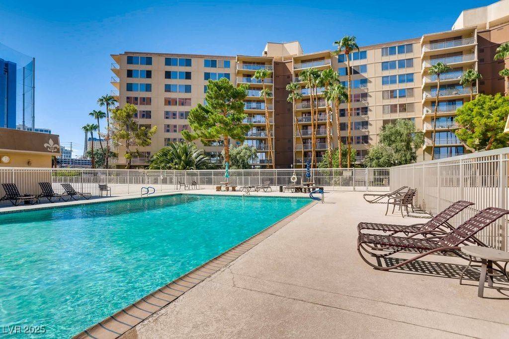 Las Vegas, NV 89169,205 E Harmon AVE #704