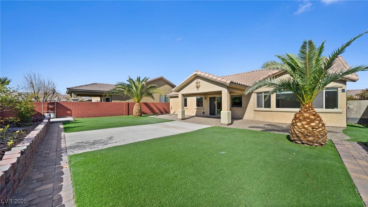 Las Vegas, NV 89122,5573 Wedge CT