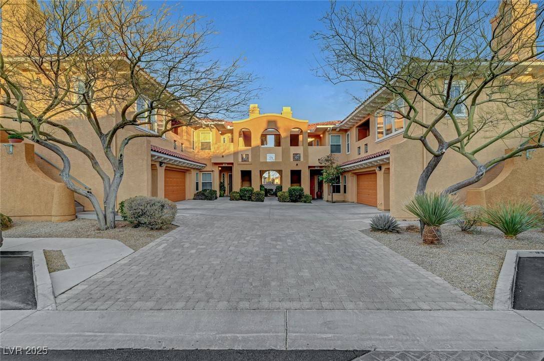 Las Vegas, NV 89138,820 Canterra ST #1054