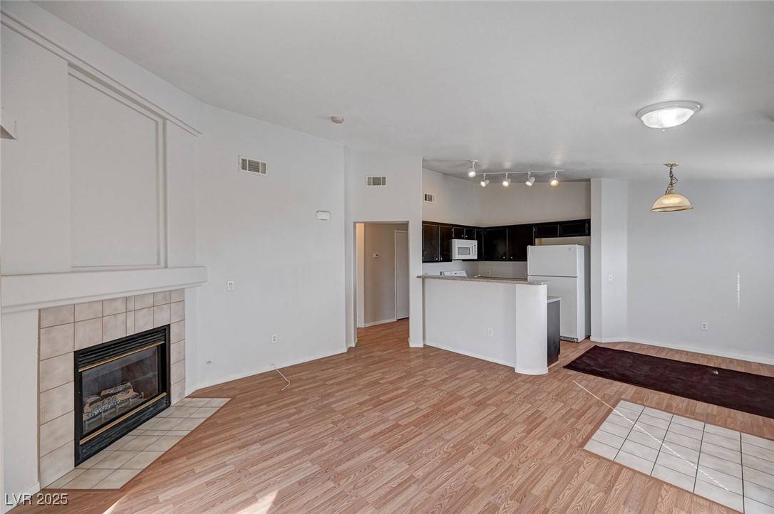 North Las Vegas, NV 89032,1881 W Alexander RD #2103