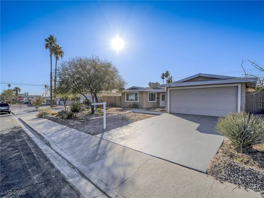 Las Vegas, NV 89146,5305 Doe AVE