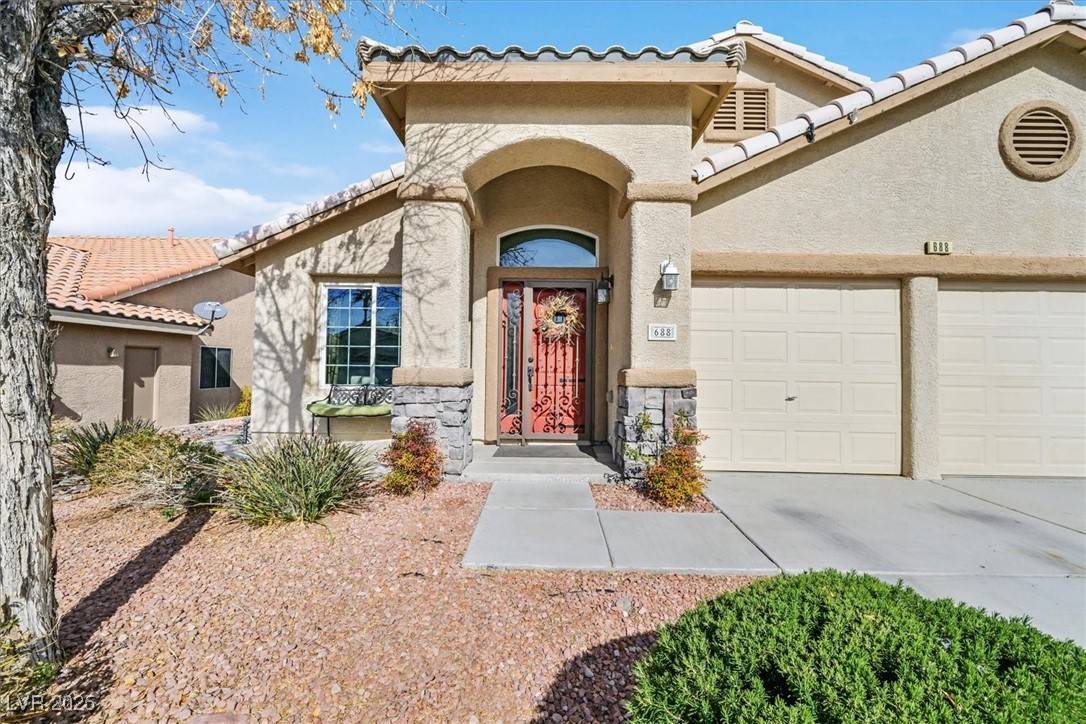 Henderson, NV 89052,688 Quiet Stream CT