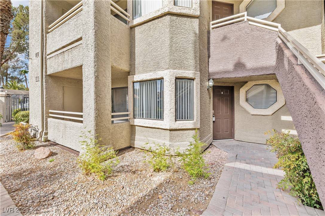Las Vegas, NV 89118,5002 S Rainbow BLVD #101