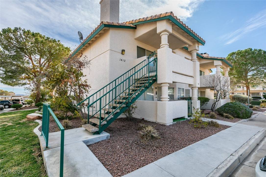 Las Vegas, NV 89128,1412 Oak Rock DR #202
