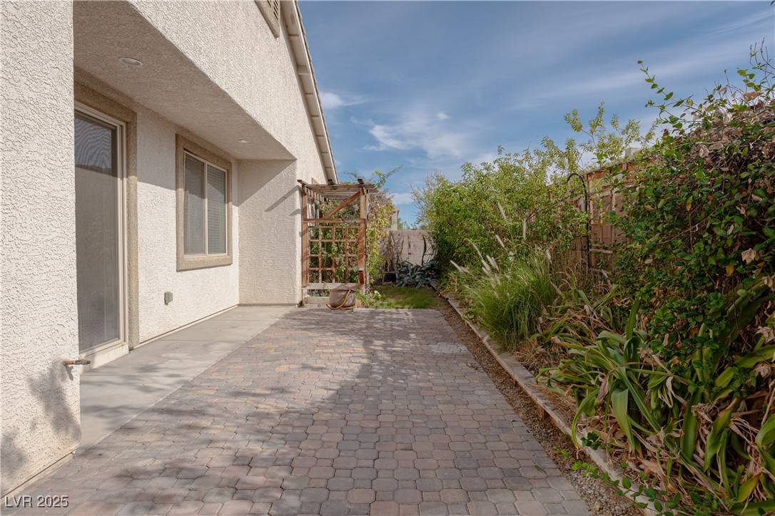 Henderson, NV 89014,1617 Meadow Bluffs AVE