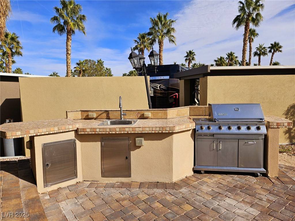 Las Vegas, NV 89139,8175 Arville ST #128