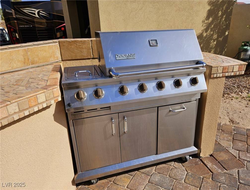 Las Vegas, NV 89139,8175 Arville ST #128