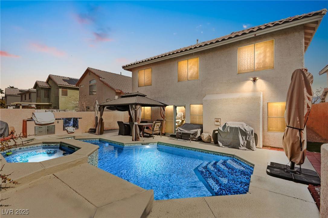 Las Vegas, NV 89117,3427 Meridale DR