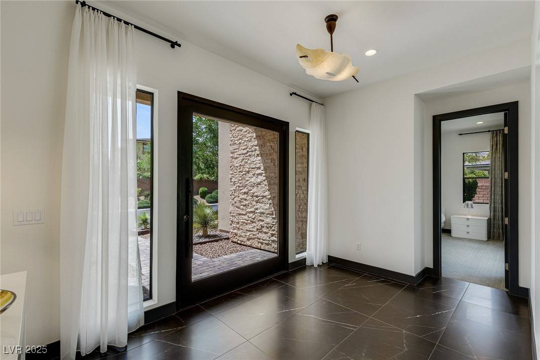 Las Vegas, NV 89135,18 SUGARBERRY LN
