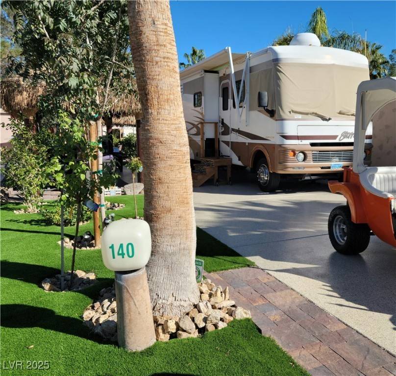 Las Vegas, NV 89139,8175 Arville ST #140