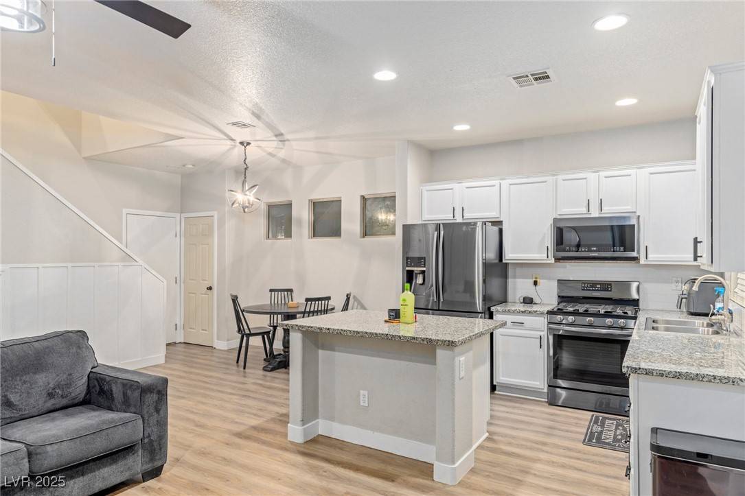 North Las Vegas, NV 89084,6525 Raven Hall ST