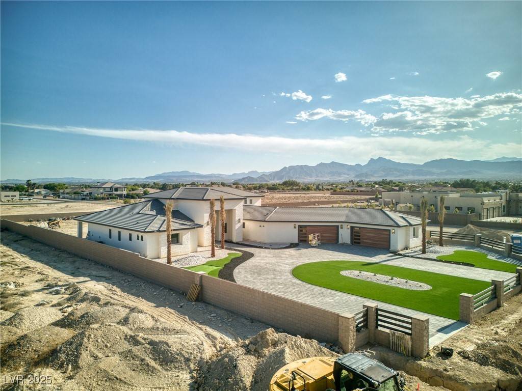 Las Vegas, NV 89131,6383 Horse DR