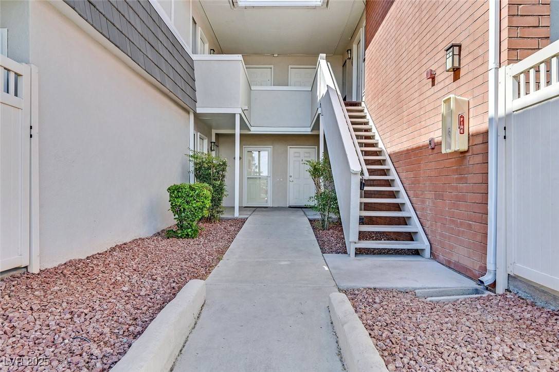 Las Vegas, NV 89109,668 Oakmont AVE #1724