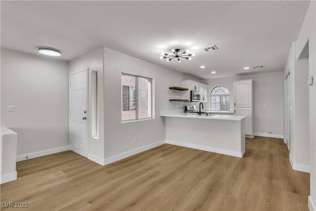 Las Vegas, NV 89128,3125 N Buffalo DR #1062