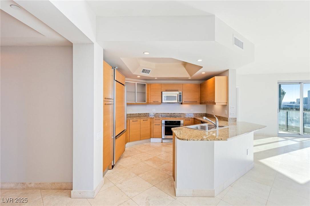 Las Vegas, NV 89109,322 Karen AVE #808