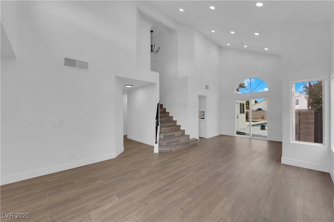 Las Vegas, NV 89128,8324 Shark Tank CT