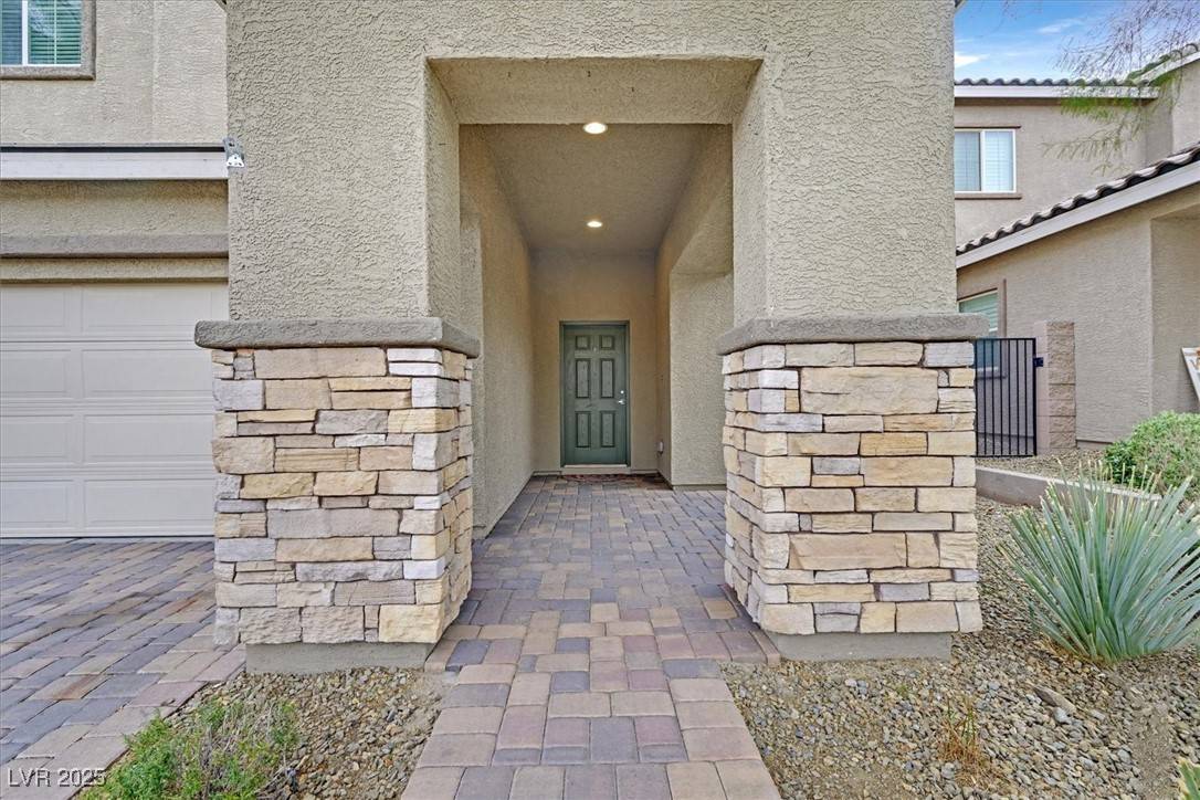 Henderson, NV 89014,376 Shanon Springs ST