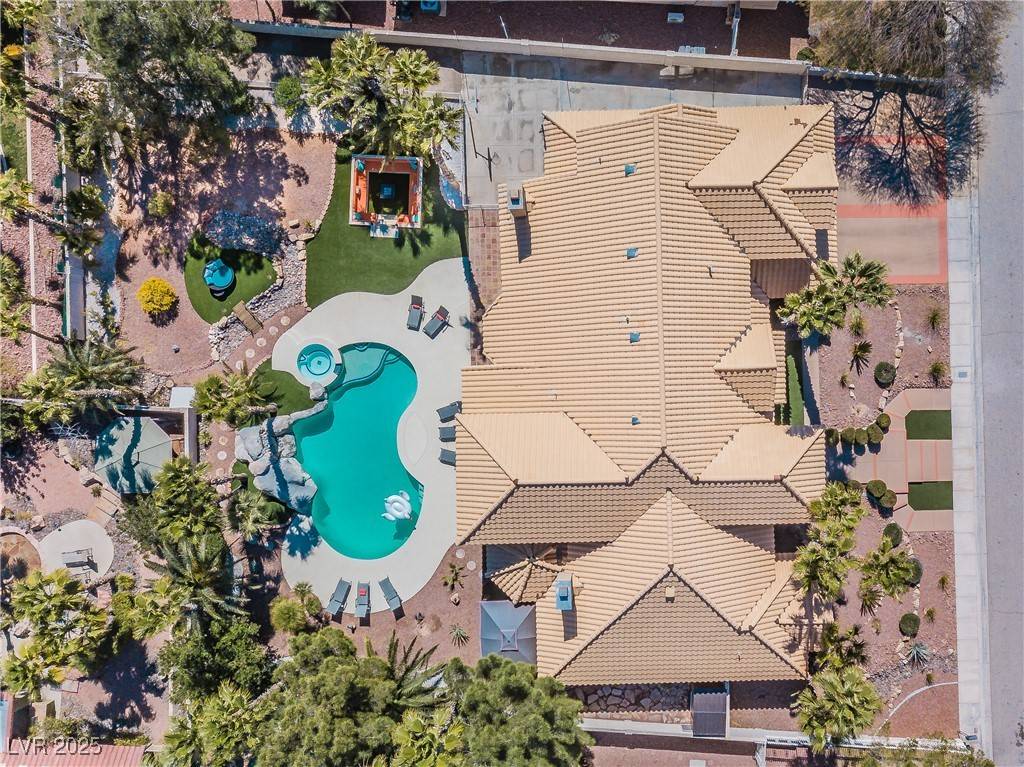 Las Vegas, NV 89117,2220 Diamond Bar DR