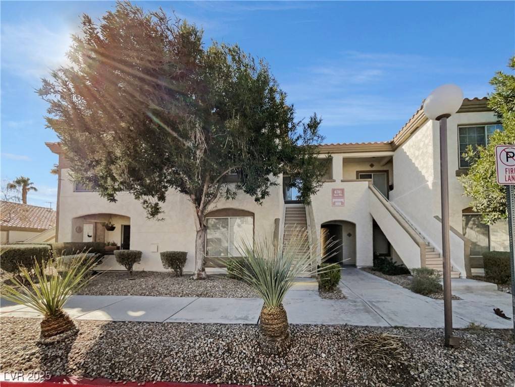 Las Vegas, NV 89130,6701 Squaw Mountain DR #201