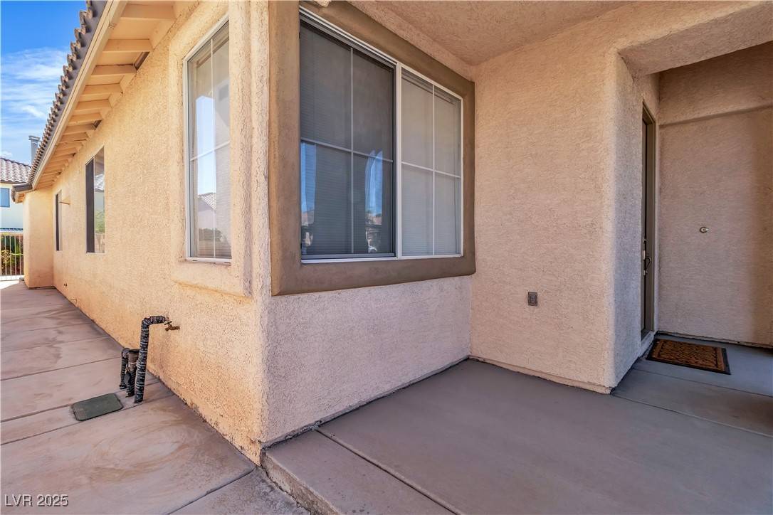 Las Vegas, NV 89117,8453 Garnet Peak CT