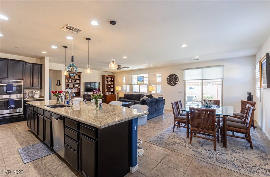 Henderson, NV 89011,472 Cadence View WAY